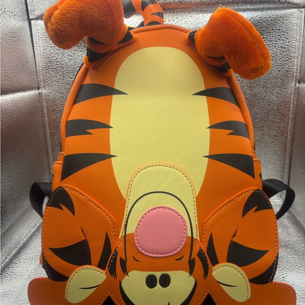 Loungefly Disney Winnie The Pooh Tigger Upside Down Mini Backpack & Cardholder